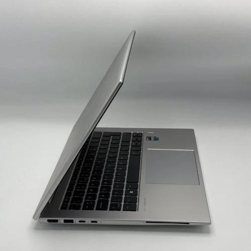HP EliteBook 840 G10 / i5-1335U / 16 Go DDR5 / 256 Go SSD / 14 FHD+