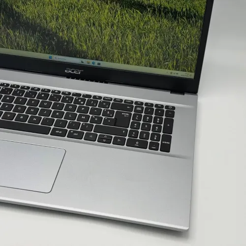 ACER ASPIRE 3 / 12th I5-1235U / 8Go DDR4 / 512SSD / 17.3 FHD