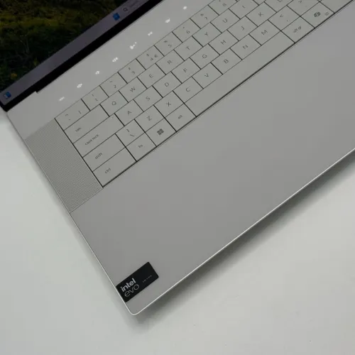 DELL XPS 9640 Tactile OLED/ ULTRA 7 155H / 32GO DDR5 / 512Go SSD / NVIDIA RTX 4050 / 16.3 4K Tactile