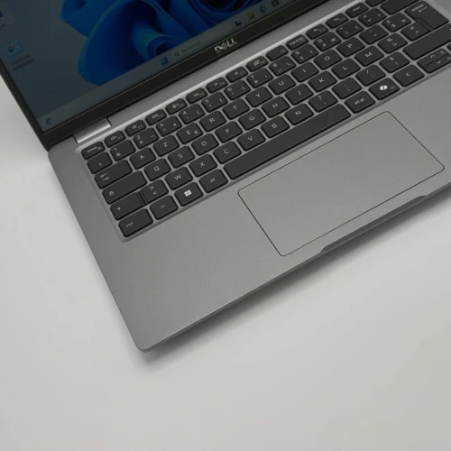 Dell Latitude 5450 / Ultra 5 135U / 16 Go DDR5 / 512 Go SSD / 14 FHD