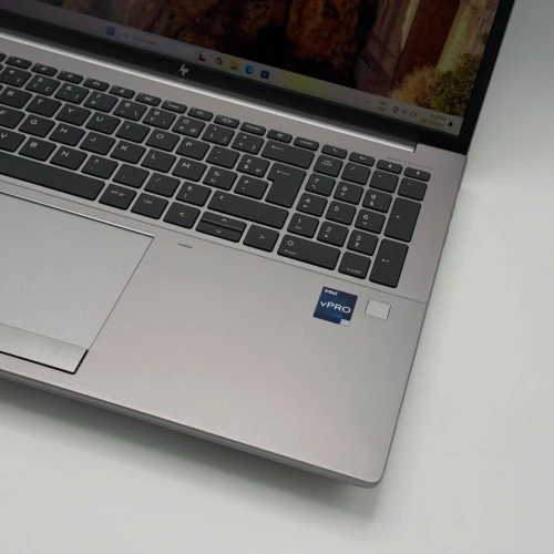 HP ZBOOK FURY 16 G10 / 13th I7-13850HX / NVIDIA RTX 3500 Ada 12Go / 32Go DDR5 / 1To SSD / 16 FHD+ 