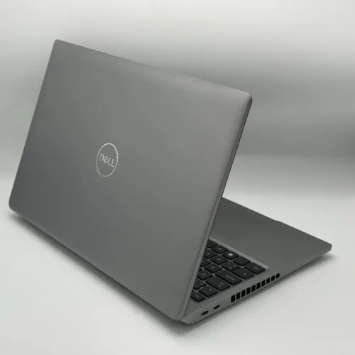 Dell Latitude 5550 / Ultra 7 165H / 16 Go DDR5 / 512 Go SSD / 15.6 FHD