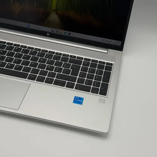 HP EliteBook 650 G10 / 13th Gen i5-1335U / 16 Go DDR4 / 512 Go SSD / 15.6 FHD