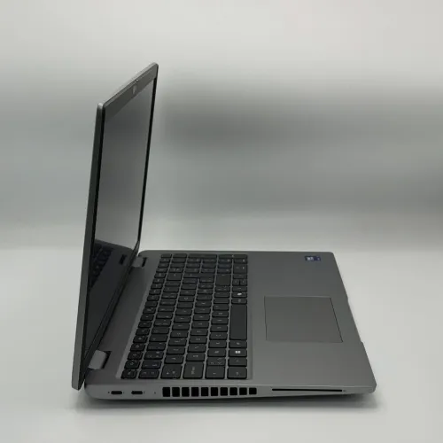 DELL LATITUDE 5550 / ULTRA 5 135U / 16Go DDR5 / 256SSD / 15.6 FHD