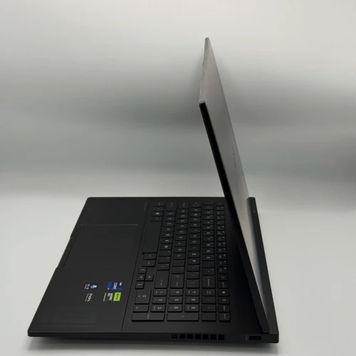 HP OMEN 16 / i9-13900HX / 16 Go DDR5 / RTX 4060 / QHD 240Hz