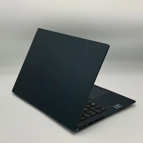 ASUS ZENBOOK 14 OLED / 12th I5-1240P / 16Go DDR5 / 512SSD / 14 2.8K OLED