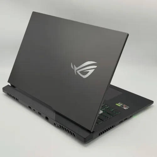 ASUS ROG Strix G17 / Ryzen 7 5800H / RTX 3050 Ti / 17 144Hz RGB