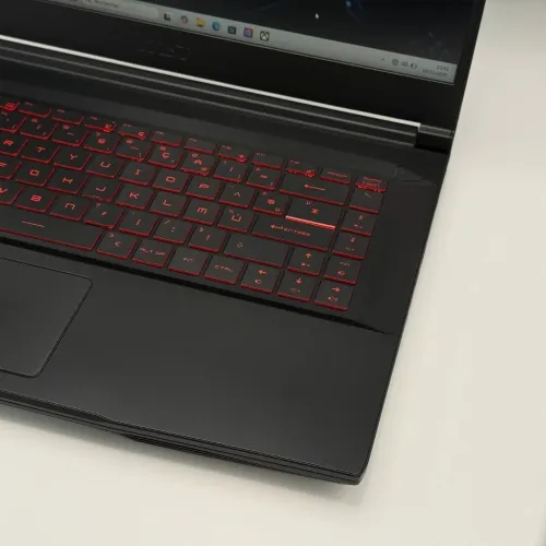 MSI GF63 THIN 10SC / 11th I7-11800H/ 16GO DDR4 / 512SSD / GTX 1650 / 15.6  FHD