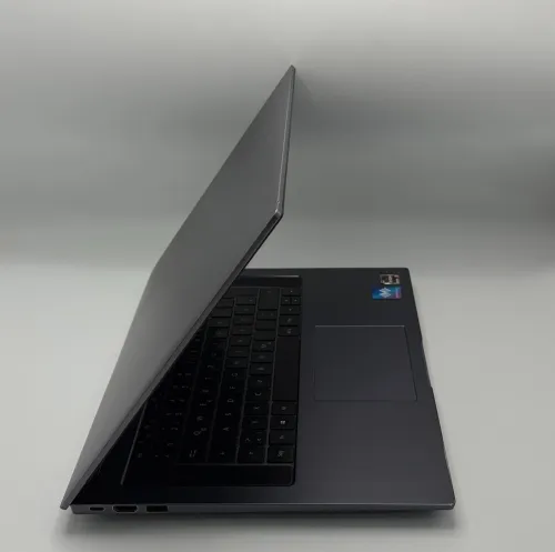 Honor MagicBook Pro 16 / Ryzen 5 4600H / 16 Go DDR4 / 512 Go SSD NVMe / 16 FHD