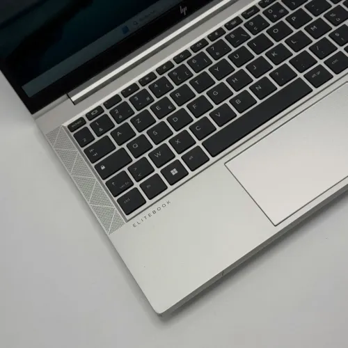 HP EliteBook 835 G8 / Ryzen 5 Pro 5650U / 16 Go DDR4 / 256 Go SSD / 13.3 FHD