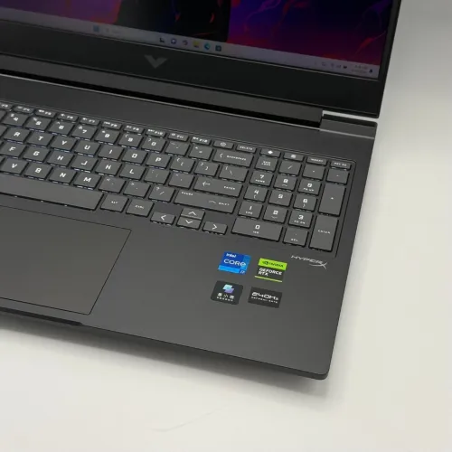 HP Victus 16 / i7-14650HX / 16 Go DDR5 / RTX 4070 / QHD 240Hz