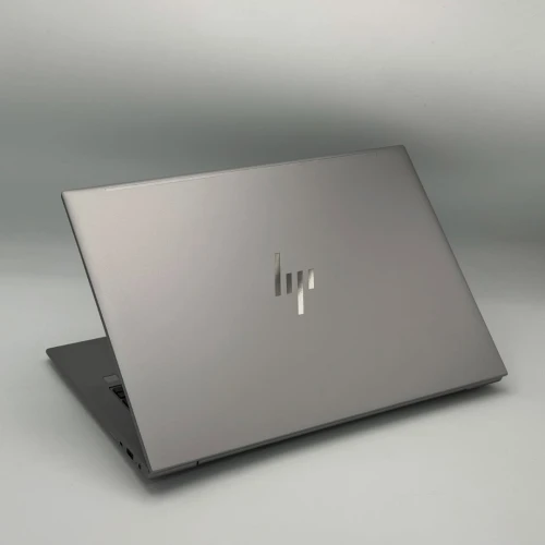 HP ZBook Firefly 14 G11 A / Ryzen 7 8840HS / 32 Go DDR5 / 1 To SSD / FHD+
