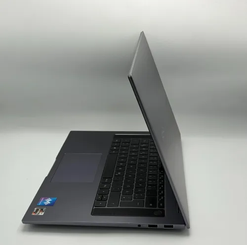 Honor MagicBook Pro 16 / Ryzen 5 4600H / 16 Go DDR4 / 512 Go SSD NVMe / 16 FHD