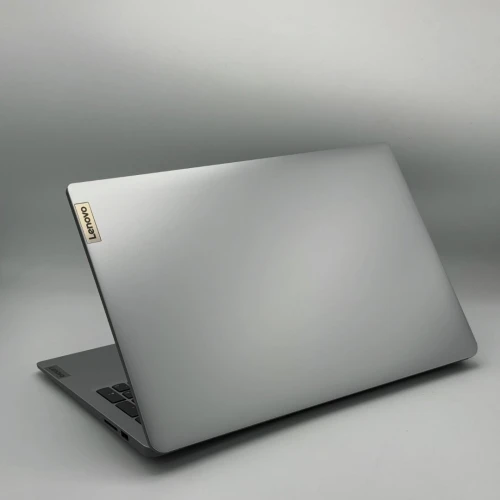 Lenovo IdeaPad Slim 1 / Ryzen 3 7320U / 8 Go DDR5 / 512 Go SSD / 15.6 FHD