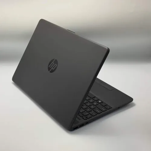 HP 250 G8 / 11th I5-1135G7 / 8Go DDR4 / 256SSD / 15.6 FHD