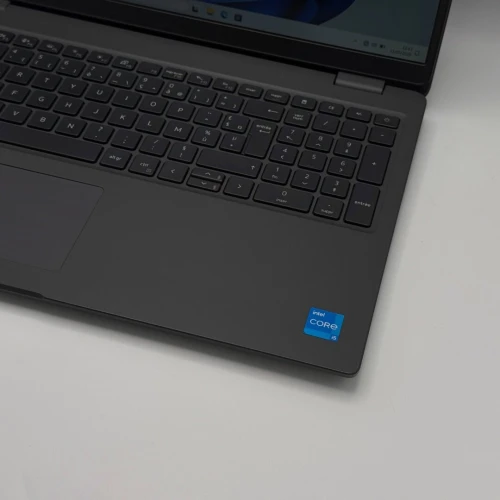 Dell Latitude 3540 / i5-1335U / 8 Go / 256 Go SSD NVMe / 15.6 FHD
