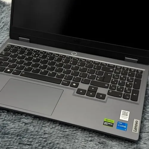 LENOVO LOQ 15 / 12th I5-12450HX / 24Go DDR5 / 1To SSD / NVIDIA RTX 3050 6Go / 15.6 FHD 144hz