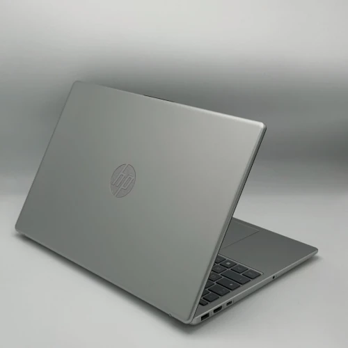HP Laptop 15 / Intel Core 5 120U / 16 Go DDR4 / 512 Go SSD / 15.6 FHD