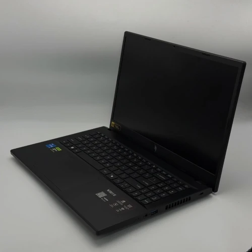 Acer Nitro V 15 / i5-13420H / 16 Go / RTX 5050 8 Go / 165Hz