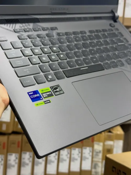 ASUS ROG Strix G16 - I9-13980HX - RTX 4060