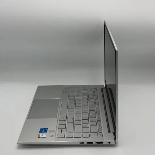 HP PAVILION 14 / 12th I5-1235U / 8Go DDR4 / 256SSD / 14 FHD