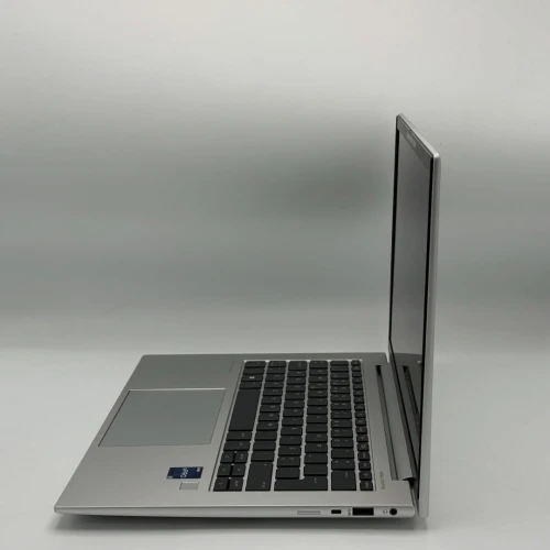 HP EliteBook 840 G9 / i7-1265U / 16 Go DDR5 / 512 Go SSD / 14 FHD+