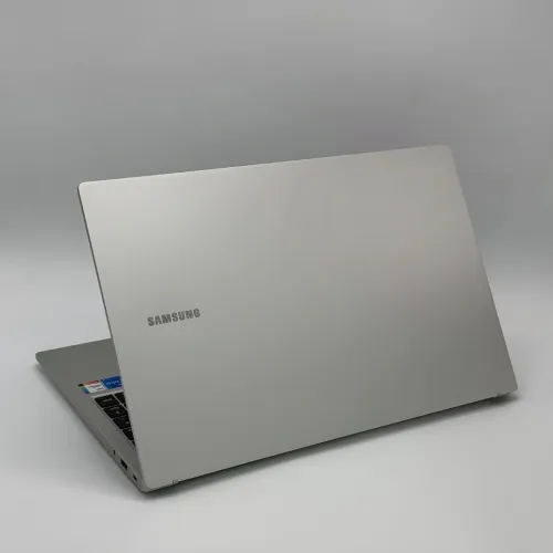 SAMSUNG GALAXY BOOK / 11th I5-1135G7 / 8Go DDR4x / 256SSD / 15.6 FHD
