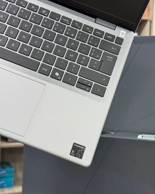 DELL INSPIRON 14 / Snapdragon X Plus 8 / 16Go DDR5 / 512SSD / 14 FHD+