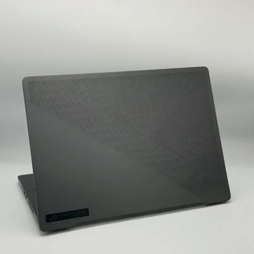 ASUS ROG ZEPHYRUS G14 / Ryzen 7 7735HS / RTX 4060 / QHD+ 165Hz