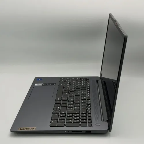 LENOVO IDEAPAD SLIM 3 / 13th I7-13620H / 16GO DDR5 / 512SSD / 15.6 FHD