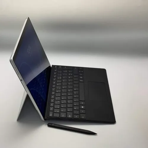 MICROSOFT SURFACE PRO 8 Avec STYLET / 11th I5-1135G7 / 8GO LPDDR4X / 256SSD / 13.4 3K