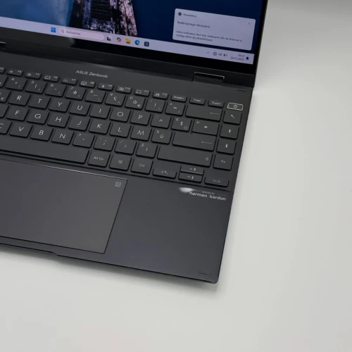 ASUS ZENBOOK UP5401QAB / Ryzen 9 / OLED 2.8K / Tactile x360