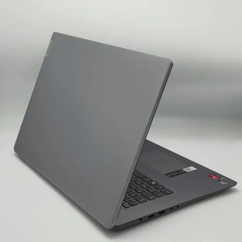 Lenovo IdeaPad Slim 3 / Ryzen 5 5500U / 12 Go DDR4 / 512 Go SSD / 17 1600 x 900