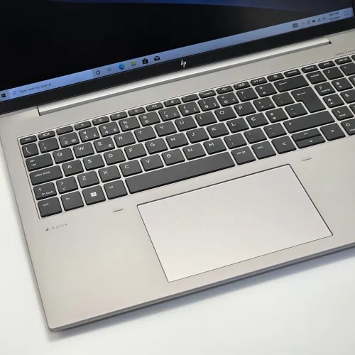 HP ZBOOK FIREFLY 16 G10 / 13th I7-1365U / 32GO DDR5 / 512GO SSD / NVIDIA RTX A500 04GO / 16" FHD+