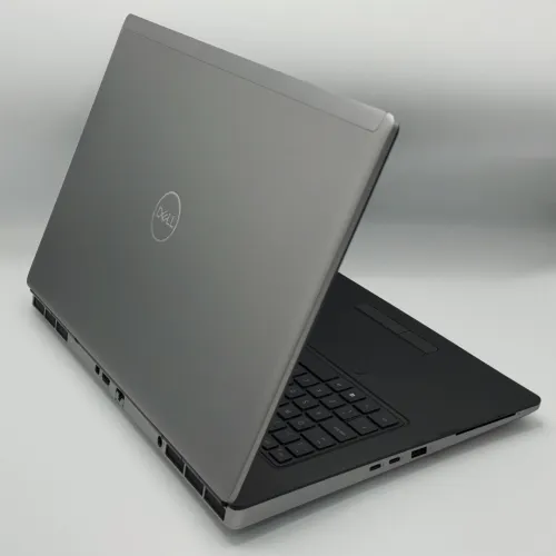 Dell Precision 7750 / i7-10875H / 16 Go DDR4 / 512 Go SSD NVMe / Quadro RTX 4000 8 Go / 17 FHD
