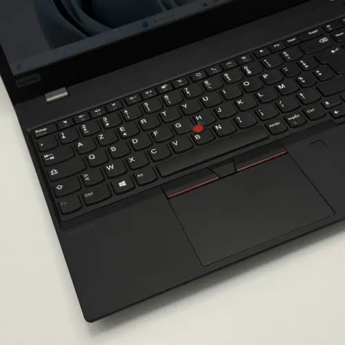 Lenovo ThinkPad P15s / i5-10310U / 16 Go DDR4 / 512 Go SSD NVMe / Quadro P520 / 15.6 FHD