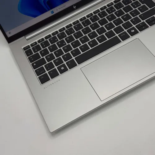 HP EliteBook 845 G11 / Ryzen 5 8540U / 16 Go DDR5 / 512 Go SSD Samsung / 14 FHD+