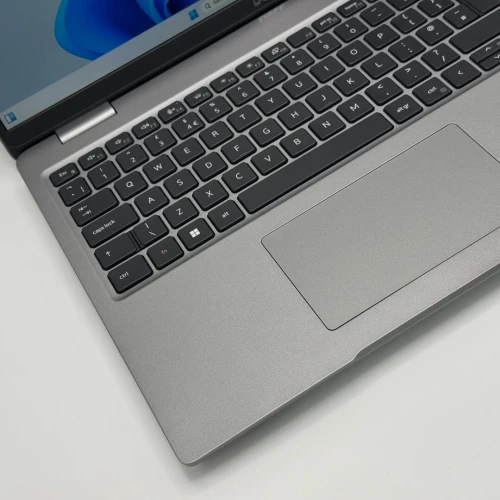 DELL PRÉCISION 3581 / 13th I7-13700H / 16GO DDR5 4800MHz / 1To SSD / 15.6 FHD / NVIDIA A1000 6Go 