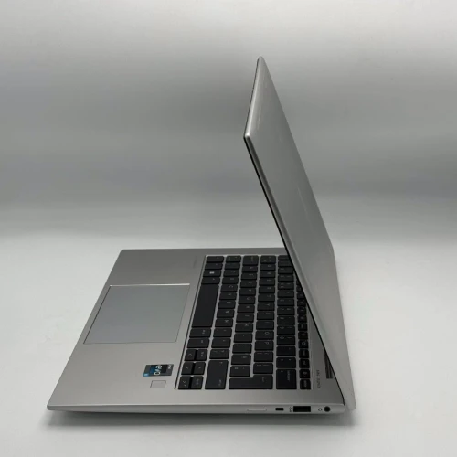 HP EliteBook 840 G10 / i5-1335U / 16 Go DDR5 / 256 Go SSD / 14 FHD+