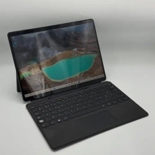 MICROSOFT SURFACE PRO 9 / i7-1255U / 16Go DDR5 / Tactile 3K 120Hz + Stylet
