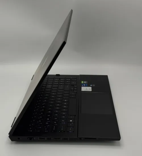 HP OMEN GAMING 15 / i7-11800H / RTX 3050 Ti / 16Go RAM / 512Go SSD
