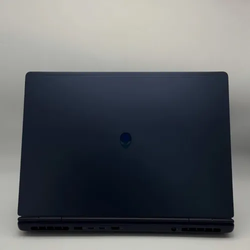 Dell Alienware 16 Aurora / Core 7 240H / 16 Go DDR5 / RTX 5060 / QHD+ 120Hz