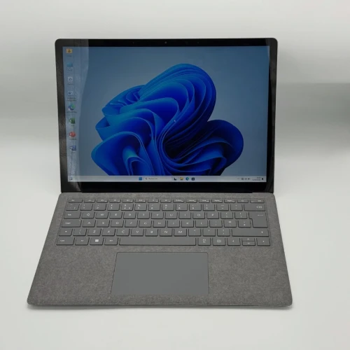 Microsoft Surface Laptop 5 / i7-1265U / 16 Go DDR5 / 256 Go SSD / 13.5 PixelSense Tactile