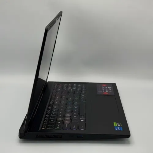 MSI Crosshair 16 HX / i7-14700HX / 16 Go DDR5 / RTX 4060 / QHD+ 240Hz