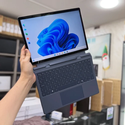 Dell Latitude 7350 Detachable Avec STYLET : ultra portable avec Intelligence Artificielle