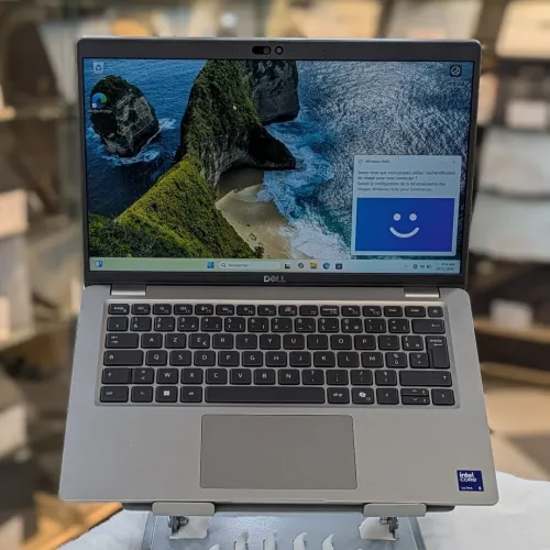 Dell Latitude 5450 ultra 5 135U 16-256