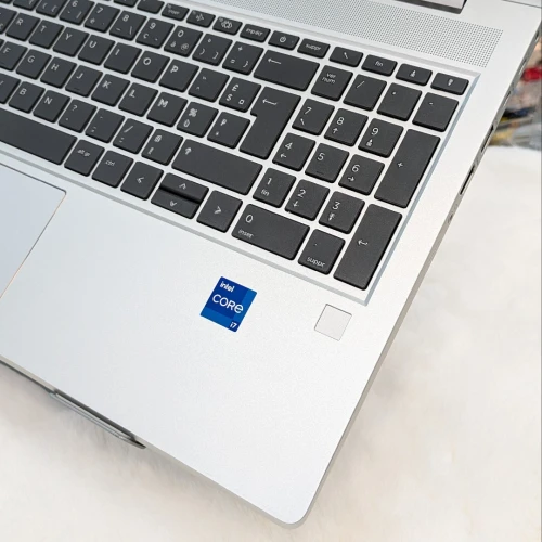 HP ELITEBOOK 650 G10 i 7-1365U 16GB-512GB