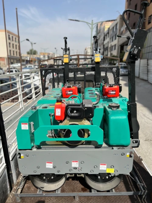 ROULEAU COMPACTEUR / 2 CYLENDERS 840KG - CONDUCTEUR /  2 CYLENDERS 860-730KG / 1 CYLENDER 298KG