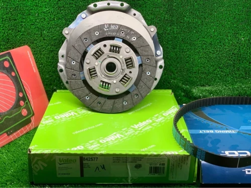 Pieces Renault 1.4 Symbol/Logan/Clio Kit Chain Kit Embrayage joint cul.....
