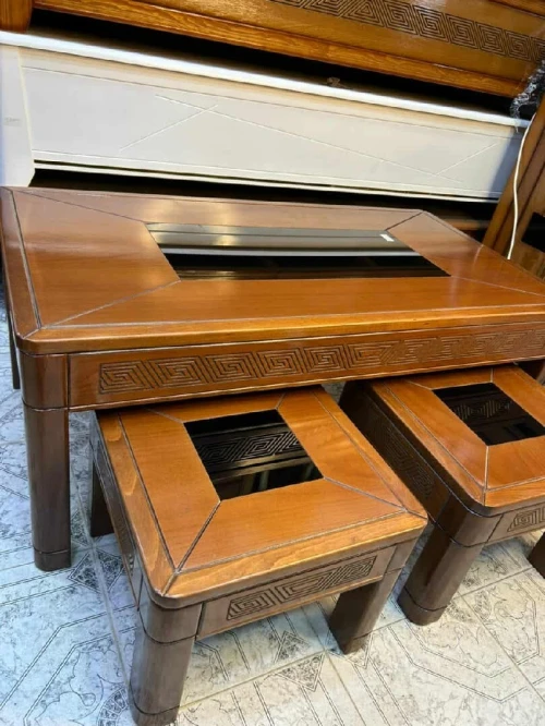 Table de basse avec deux petit table